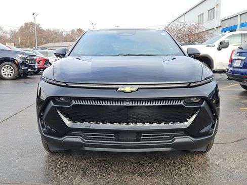 New 2026 Chevrolet Equinox EV LT image 2