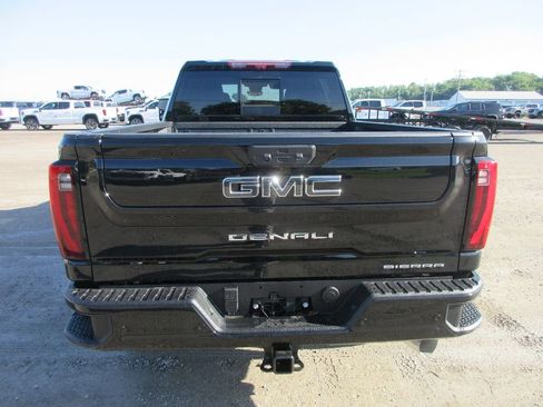 New 2026 GMC Sierra 3500 Denali Ultimate AWD/4WD image 6