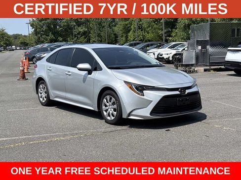 Used 2025 Toyota Corolla LE FWD image 1