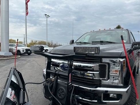 Used 2019 Ford F350 XLT w/ XLT Value Package AWD/4WD image 4