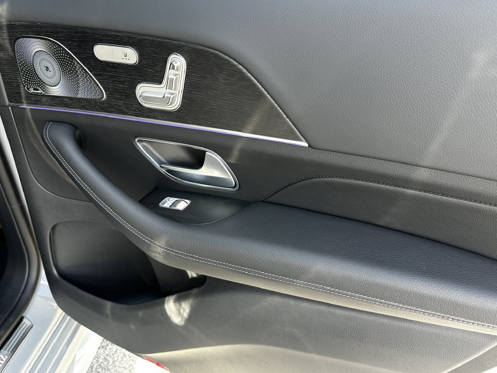 New 2026 Mercedes-Benz GLS 450 4MATIC image 19