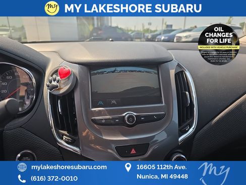 Used 2017 Chevrolet Cruze LT w/ Convenience Package FWD image 33
