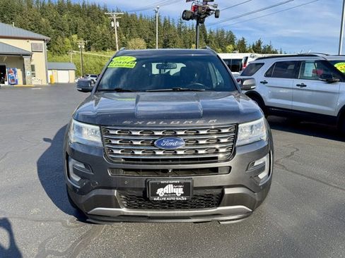 Used 2017 Ford Explorer Limited AWD/4WD image 2