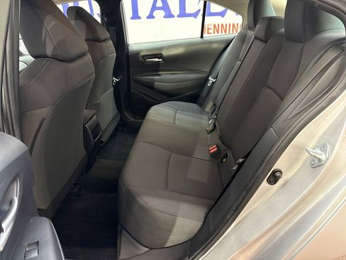 Used 2021 Toyota Corolla LE image 19