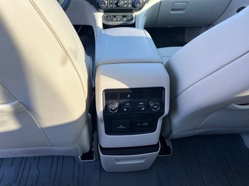 Used 2023 GMC Acadia Denali w/ Denali Ultimate Package FWD image 16