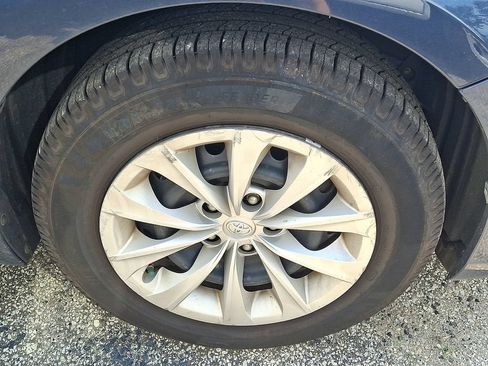 Used 2015 Toyota Camry LE FWD image 8