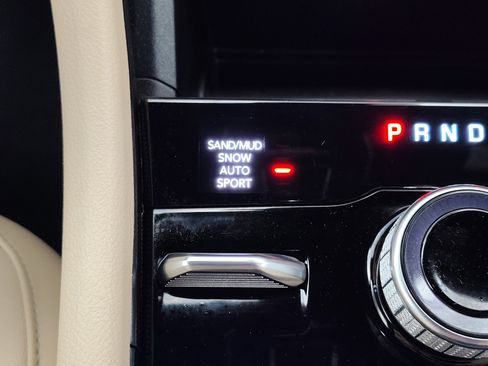 Used 2024 Jeep Grand Cherokee Limited image 35