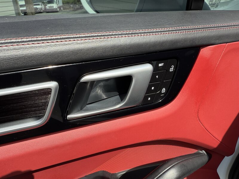 Used 2022 Porsche Cayenne GTS AWD/4WD image 17