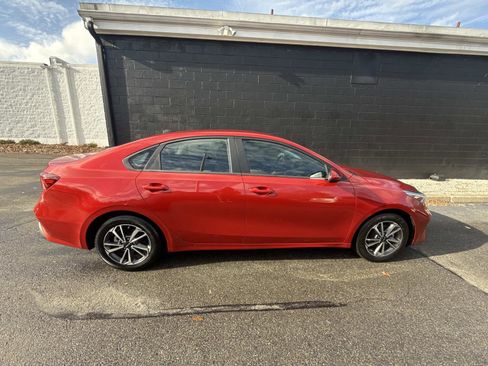 Used 2024 Kia Forte LXS image 3