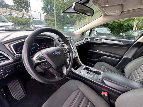 Used 2019 Ford Fusion SE image 17