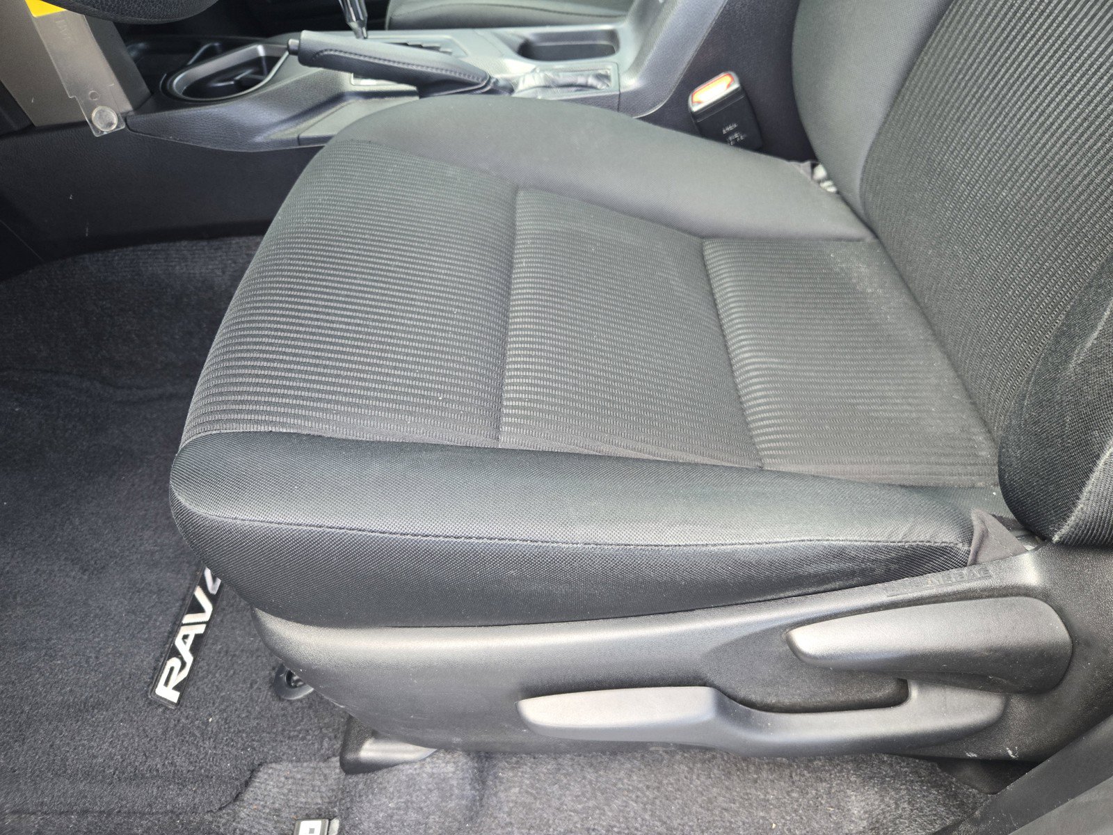 Used 2016 Toyota RAV4 LE FWD image 13