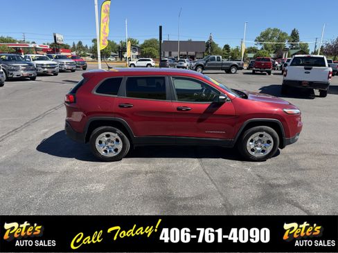 Used 2016 Jeep Cherokee Sport w/ Cold Weather Group AWD/4WD image 5