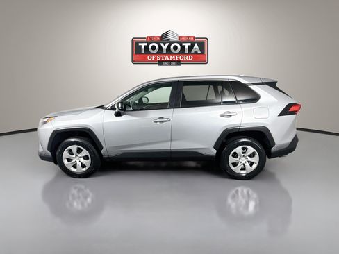Used 2023 Toyota RAV4 LE AWD/4WD image 4
