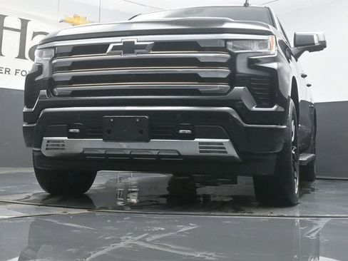 Used 2022 Chevrolet Silverado 1500 High Country w/ High Country Premium Package image 4