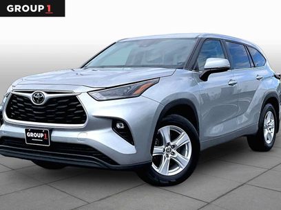 Used 2024 Toyota Highlander LE