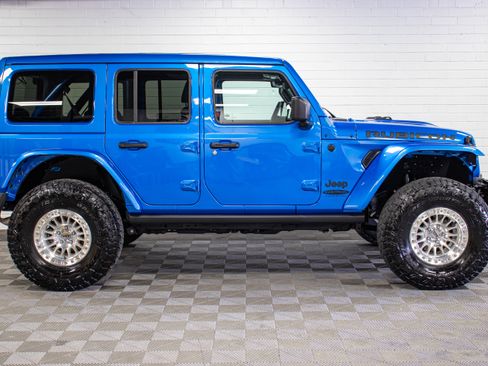Used 2024 Jeep Wrangler Unlimited Rubicon w/ Capability Package AWD/4WD image 2