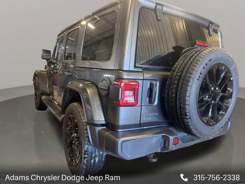 Used 2025 Jeep Wrangler Unlimited Sahara AWD/4WD image 5