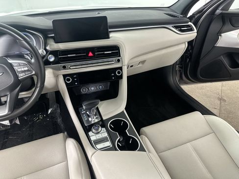 Used 2025 Genesis G70 2.5T RWD image 19