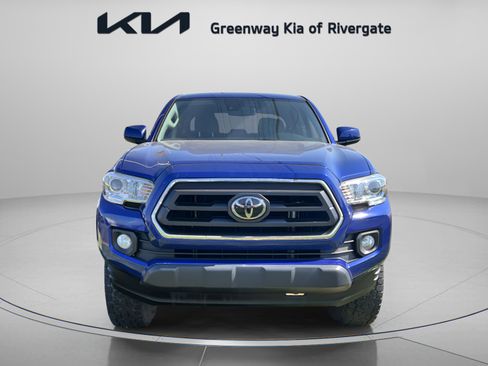 Used 2022 Toyota Tacoma SR5 AWD/4WD image 2