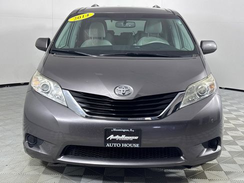 Used 2014 Toyota Sienna LE image 9