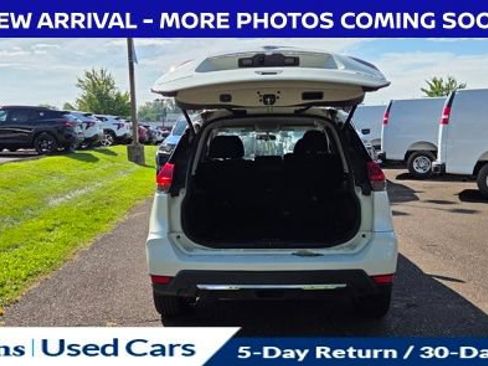 Used 2018 Nissan Rogue SV w/ Premium Package AWD/4WD image 10