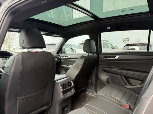 Used 2024 Volkswagen Atlas Cross Sport SEL R-Line image 16