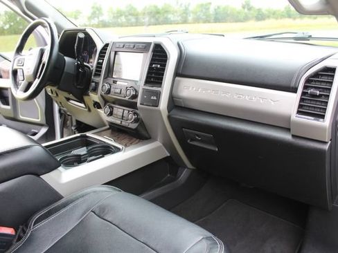 Used 2019 Ford F250 Lariat w/ Lariat Ultimate Package AWD/4WD image 20