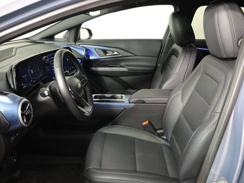 Used 2024 Chevrolet Equinox EV LT FWD image 13