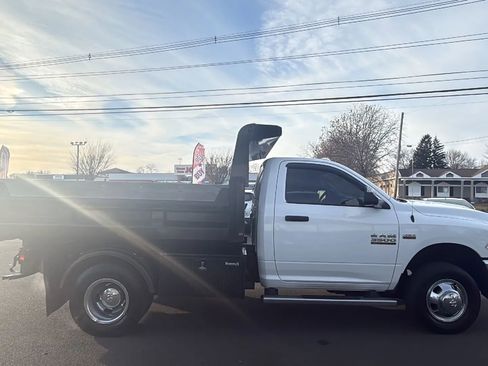 Used 2017 RAM 3500 Tradesman w/ Power & Remote Entry Group image 9