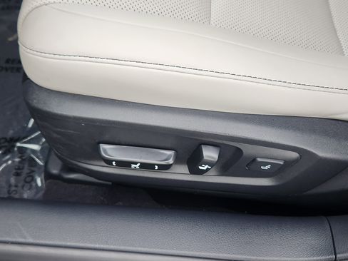 Used 2018 Lexus ES 300h image 14