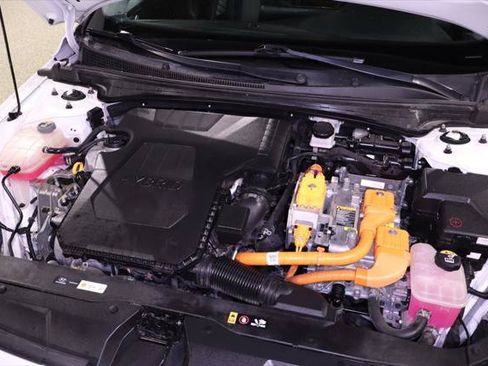 Used 2022 Hyundai Elantra Limited FWD image 35