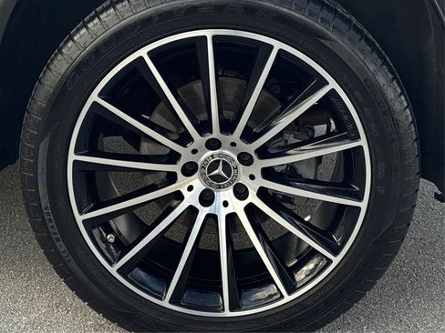 Used 2023 Mercedes-Benz GLC 300 4MATIC Coupe image 13