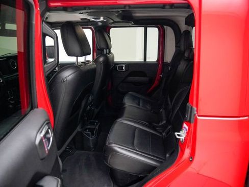 Used 2021 Jeep Gladiator Overland w/ Uconnect 4C Nav & Sound Group image 24