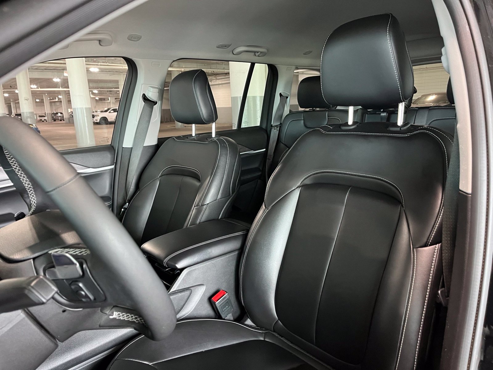 Used 2023 Jeep Grand Cherokee Limited AWD/4WD image 17