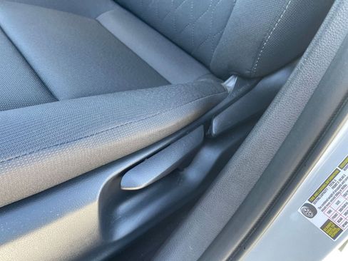 Used 2025 Toyota Corolla LE image 22