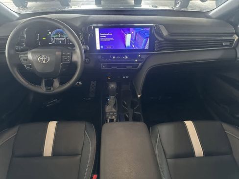 Used 2025 Toyota Camry SE w/ Multimedia Upgrade Package FWD image 23