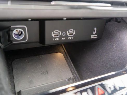 Used 2023 Jeep Wagoneer Series III w/ Premium Group I AWD/4WD image 38