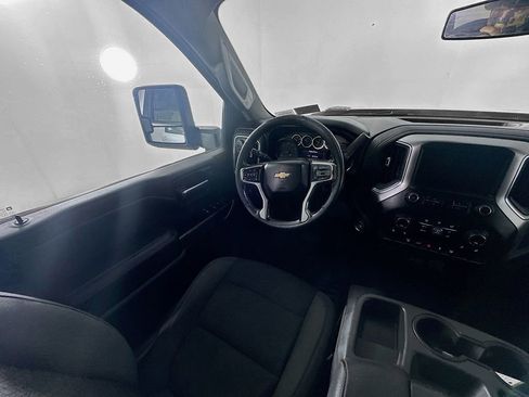Used 2022 Chevrolet Silverado 3500 LT w/ Convenience Package image 9