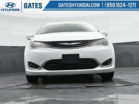 Used 2017 Chrysler Pacifica Touring Plus image 45