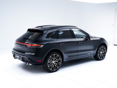 Certified 2026 Porsche Macan AWD/4WD image 9