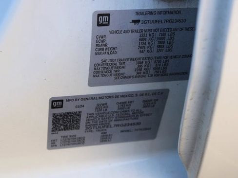 Used 2024 GMC Sierra 1500 AT4X image 32