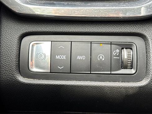 Used 2024 GMC Acadia Elevation image 42