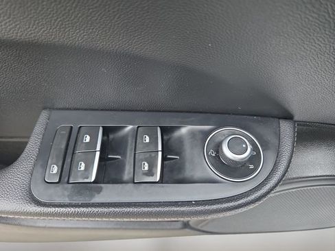 Used 2017 Alfa Romeo Giulia AWD w/ Sport Appearance Package image 17