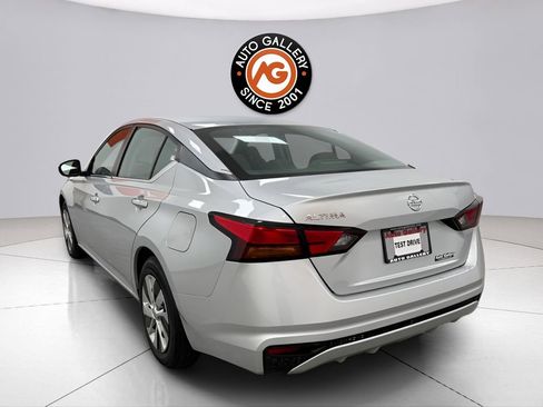 Used 2022 Nissan Altima 2.5 S FWD image 5