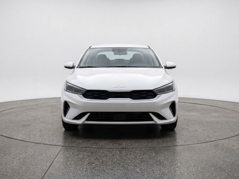 Used 2025 Kia K4 LXS FWD image 2