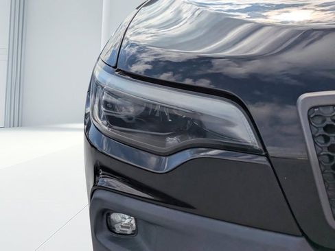 Used 2019 Jeep Cherokee Trailhawk w/ Comfort/Convenience Group image 8