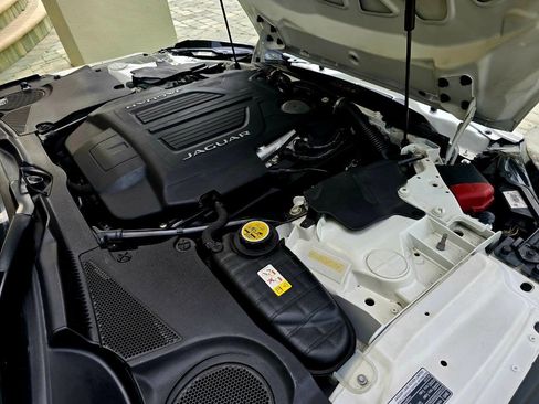 Used 2016 Jaguar F-TYPE R image 59