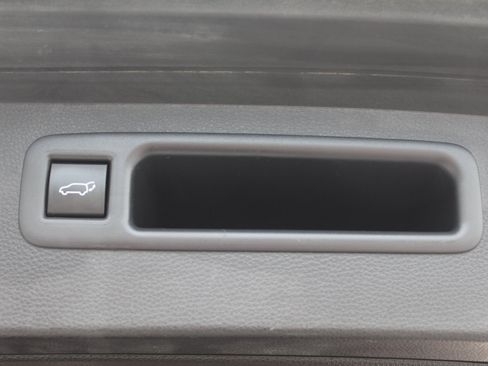Used 2023 Toyota Highlander XSE FWD image 24