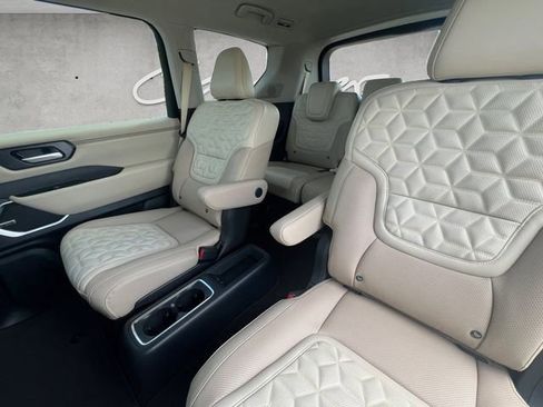 New 2026 Nissan Armada Platinum image 22