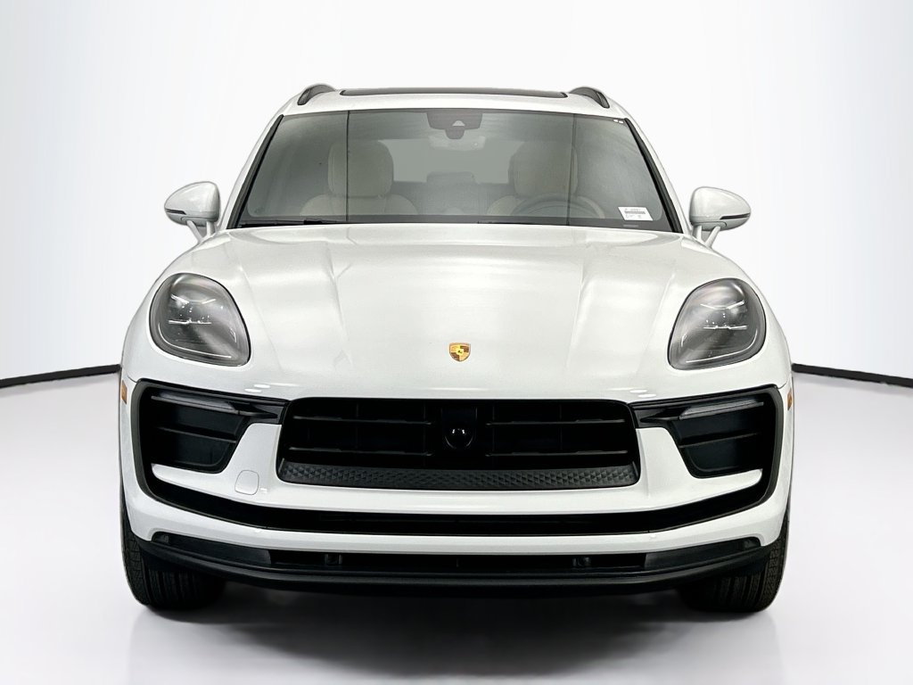Used 2026 Porsche Macan AWD/4WD image 10